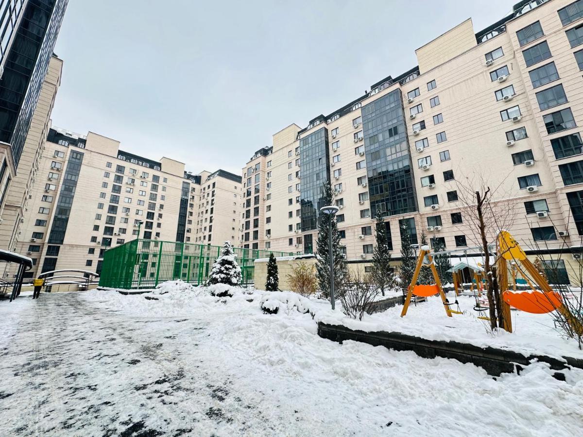 شقة Central Park In The City Center الماتي المظهر الخارجي الصورة